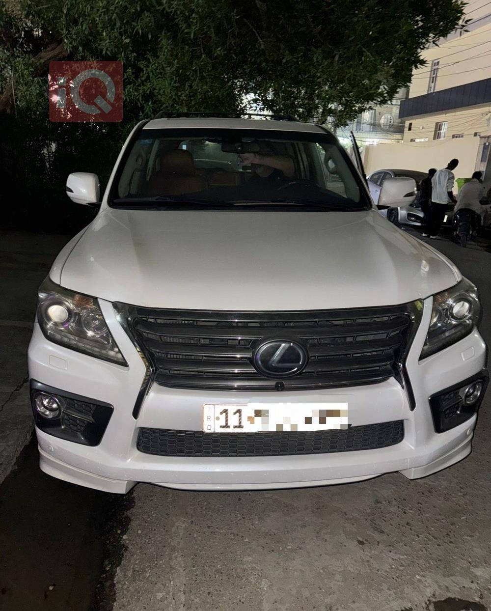 Lexus LX